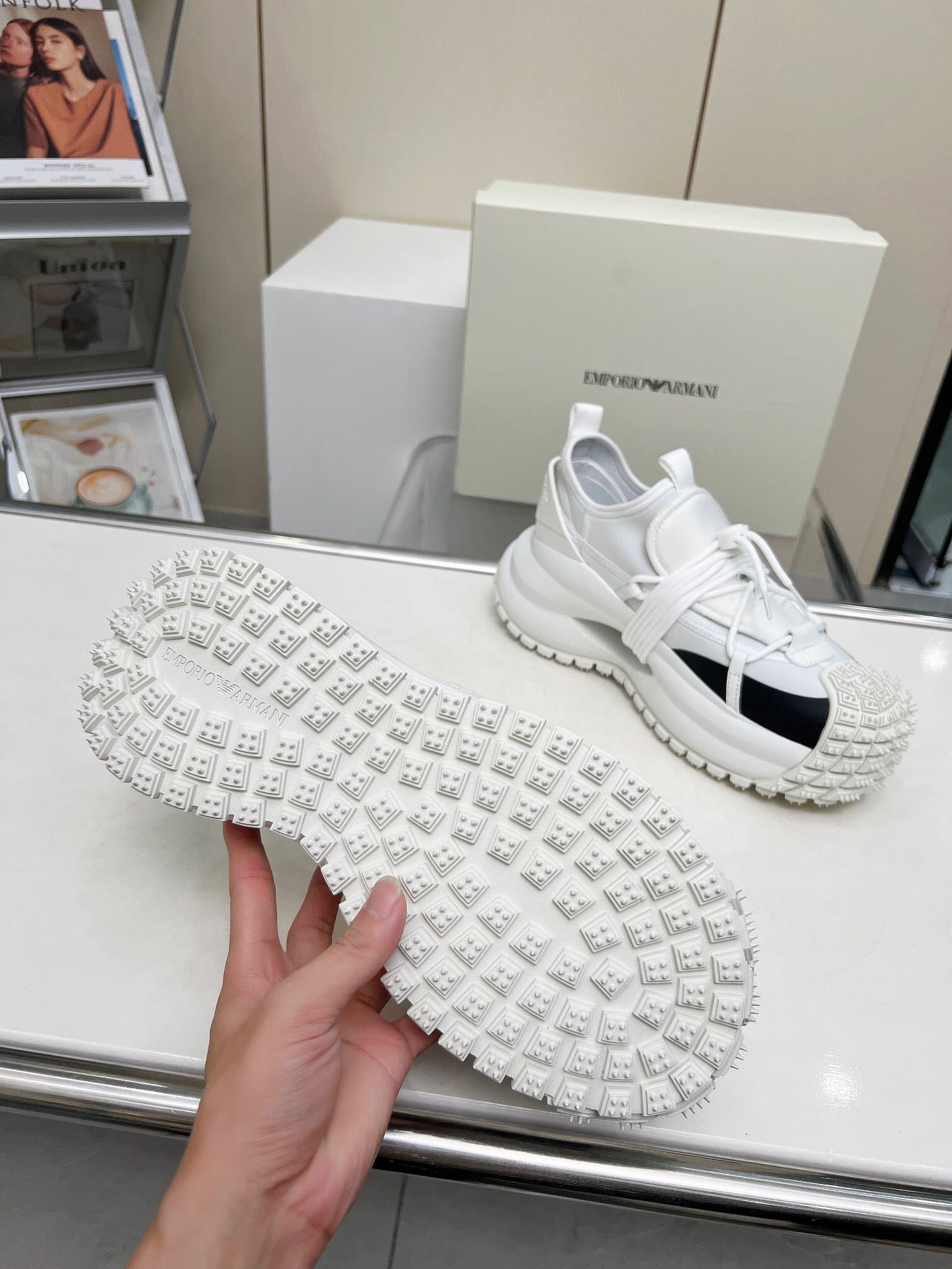 Product thumbnail 4