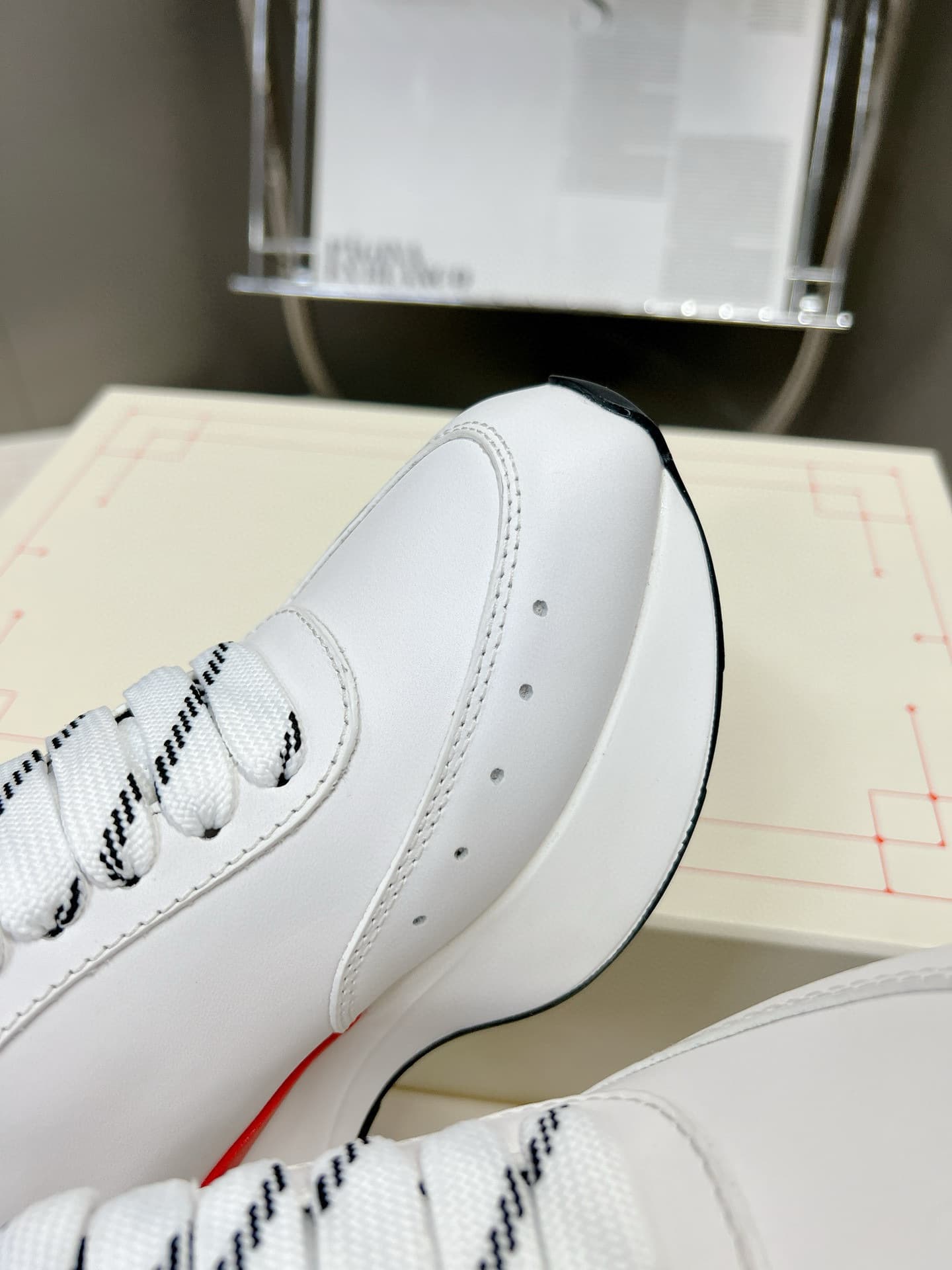 Product thumbnail 4